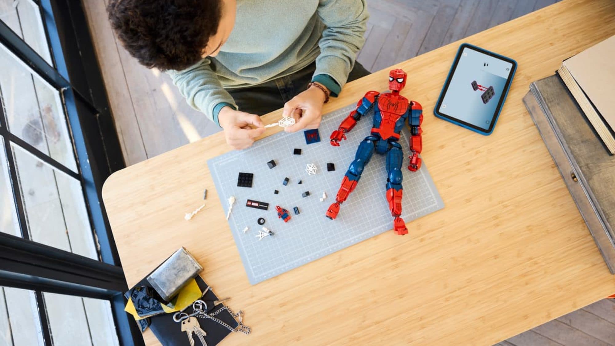 Build Your Own Spider-Man with LEGO's Newest Hero Figure Set