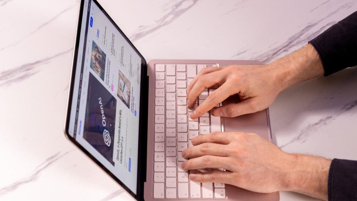 The MacBook Neo Is Putting PC Makers Into Panic Mode