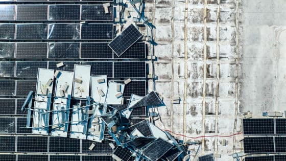 イランの攻撃でAWSのドバイとバーレーンのリージョンが「完全にダウン」状態、Amazonは長期間にわたって利用不可になるとの見通しを示す