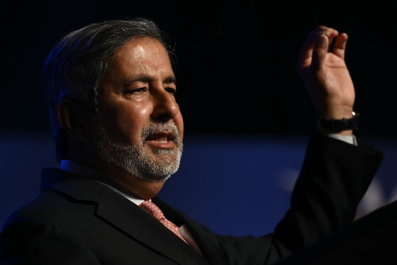 Micron's blowout quarter underscores tightening memory supply and rising AI leverage