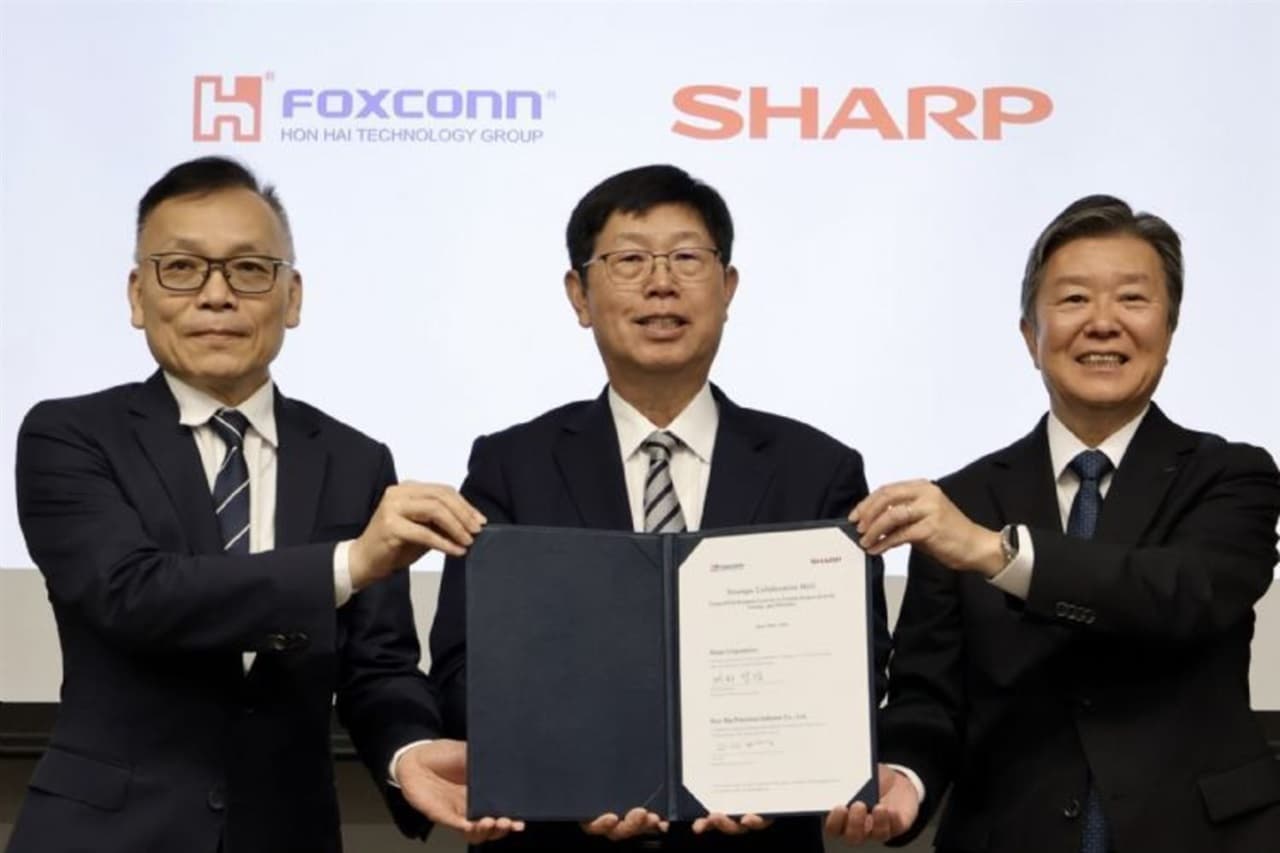 Foxconn and Sharp sign strategic pact to prioritize AI servers and smart infrastructure