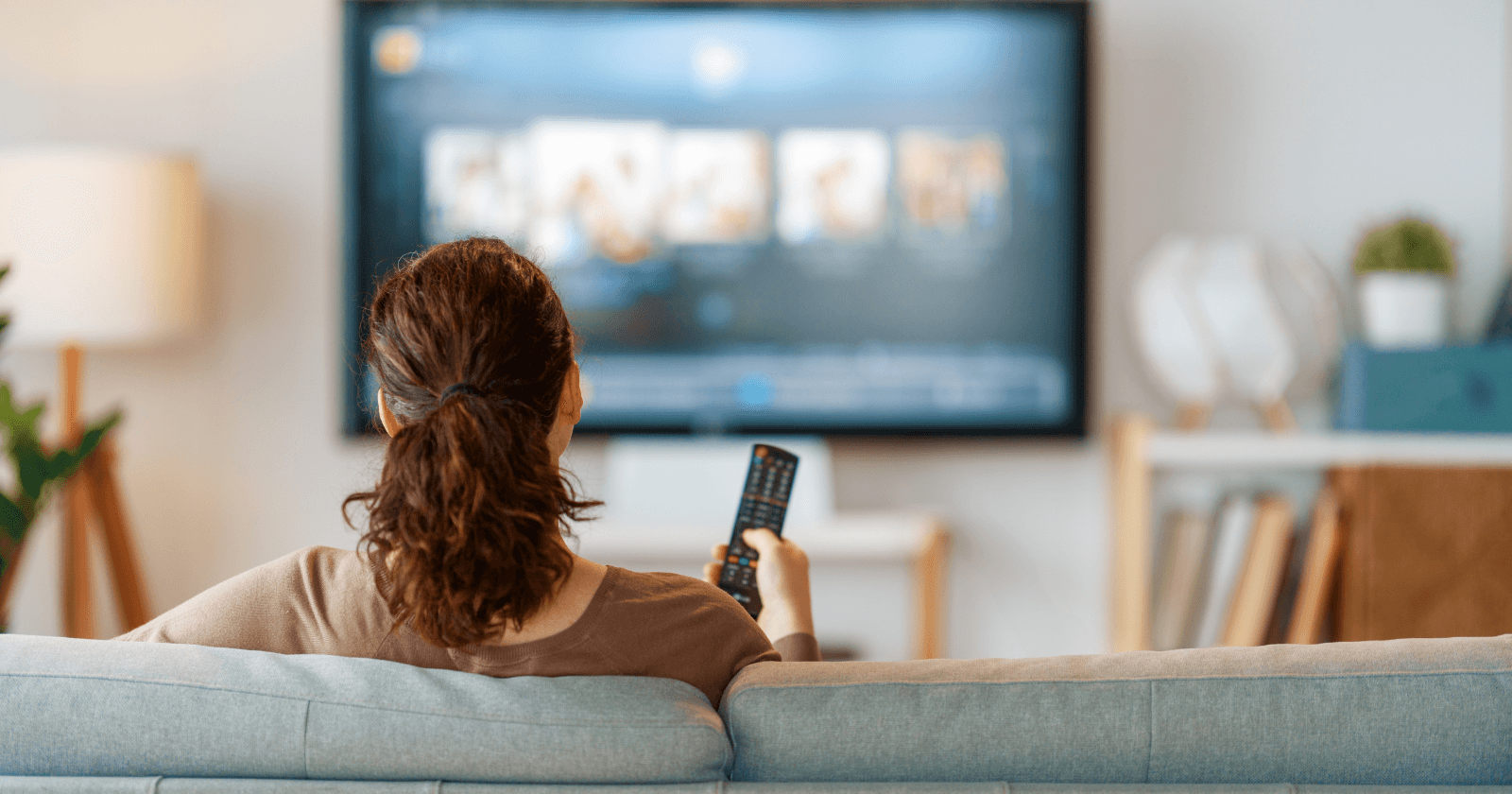 I cancelled Netflix for a month and spent the time learning Claude properly — the gap between people who use AI casually and people who actually know what it can do is bigger than I expected